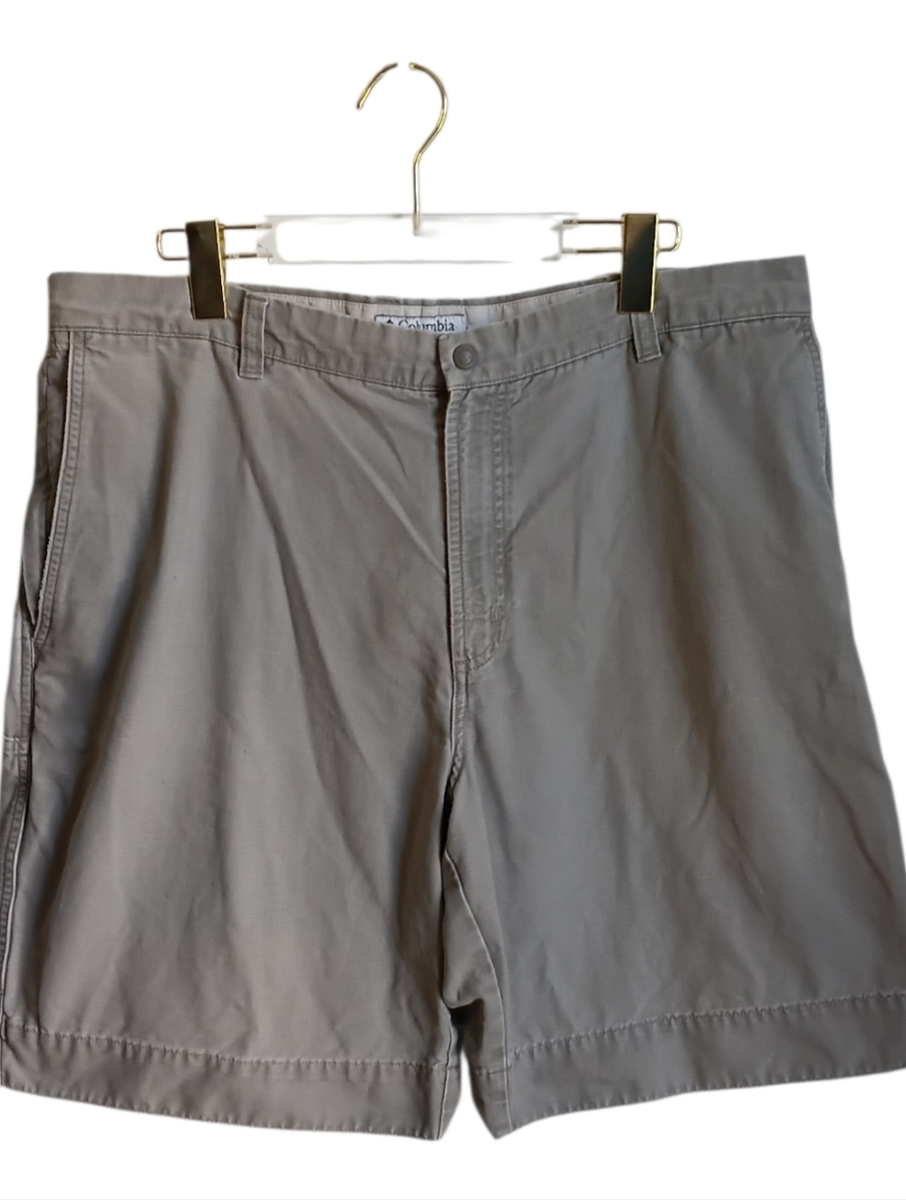 Columbia Men's Light Gray Flat Front Casual Shorts 38 Gorpcore Cottagecore